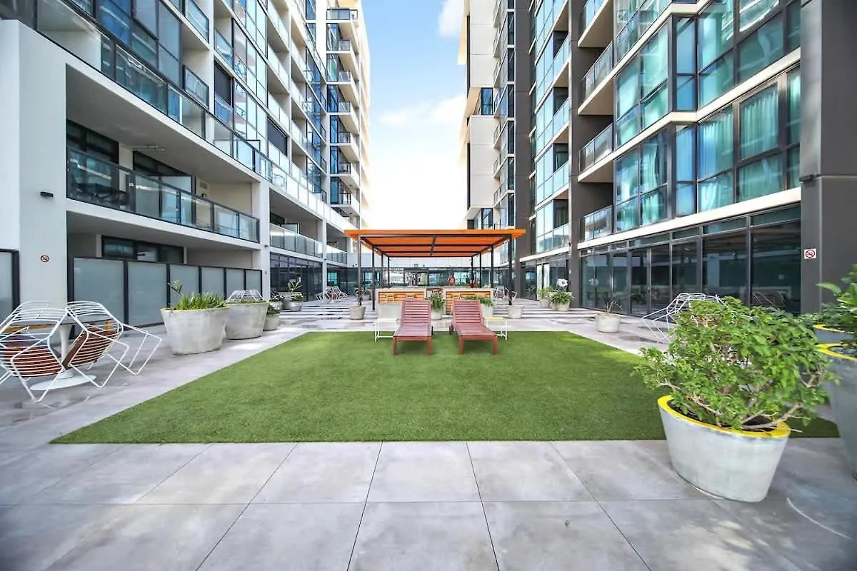 Beautiful Cambodian Inspired Apartment With Pool & Gym Adelaide 0*,  Austrália