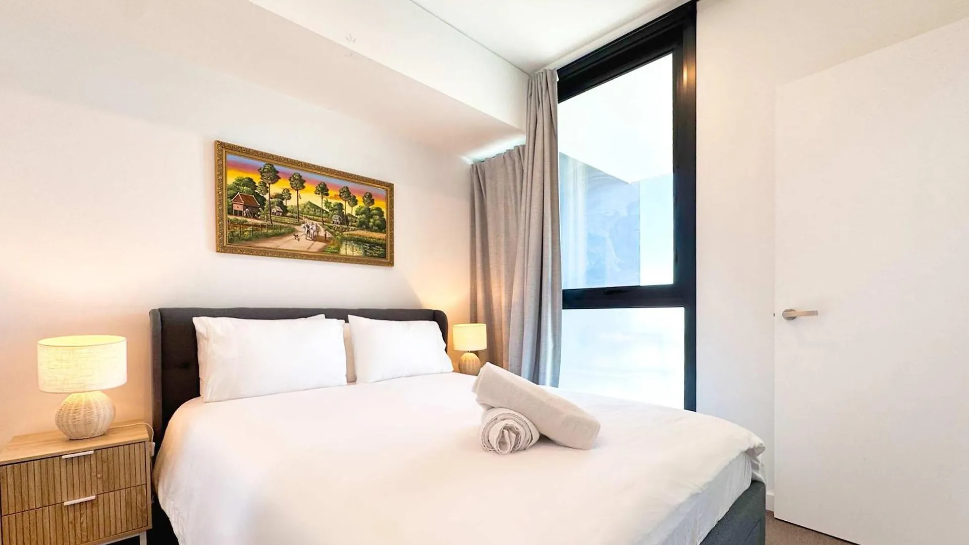 Beautiful Cambodian Inspired Apartment With Pool & Gym Adelaide